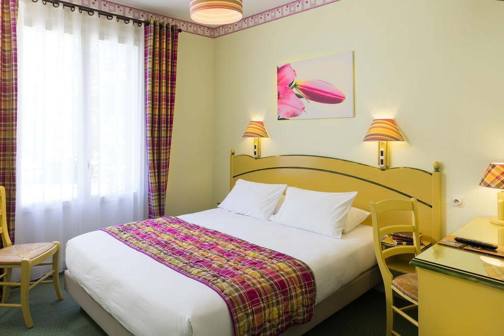 Logis Hotel Les Cedres Joyeuse Buitenkant foto
