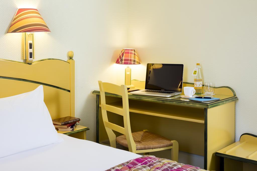 Logis Hotel Les Cedres Joyeuse Buitenkant foto