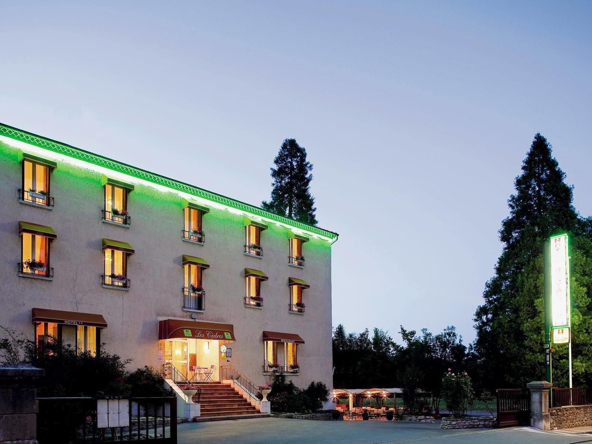 Logis Hotel Les Cedres Joyeuse Buitenkant foto