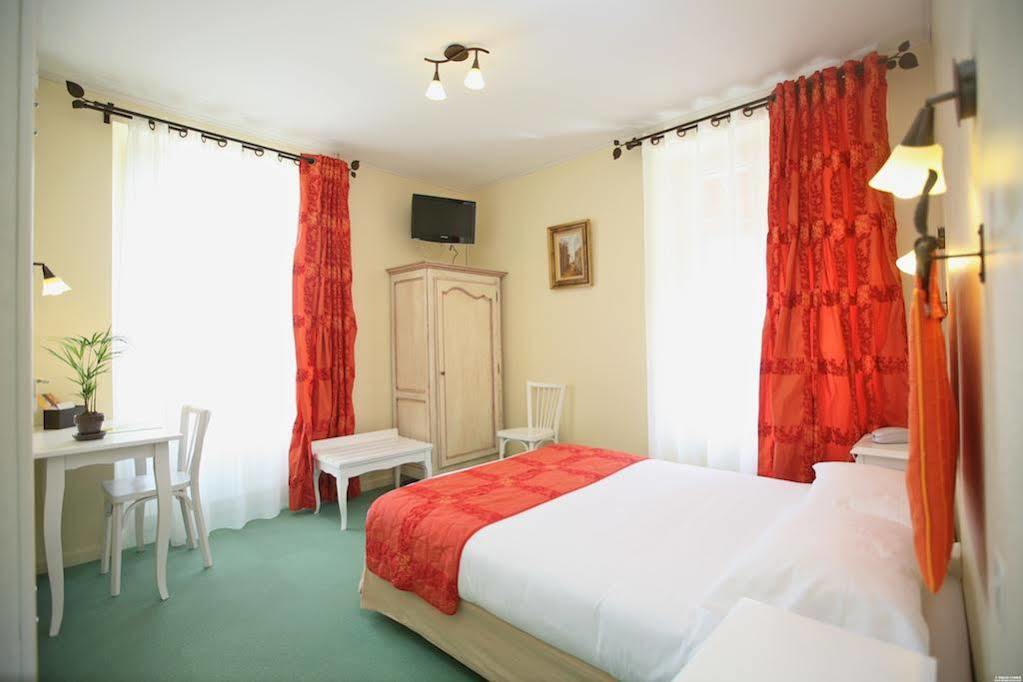 Logis Hotel Les Cedres Joyeuse Buitenkant foto